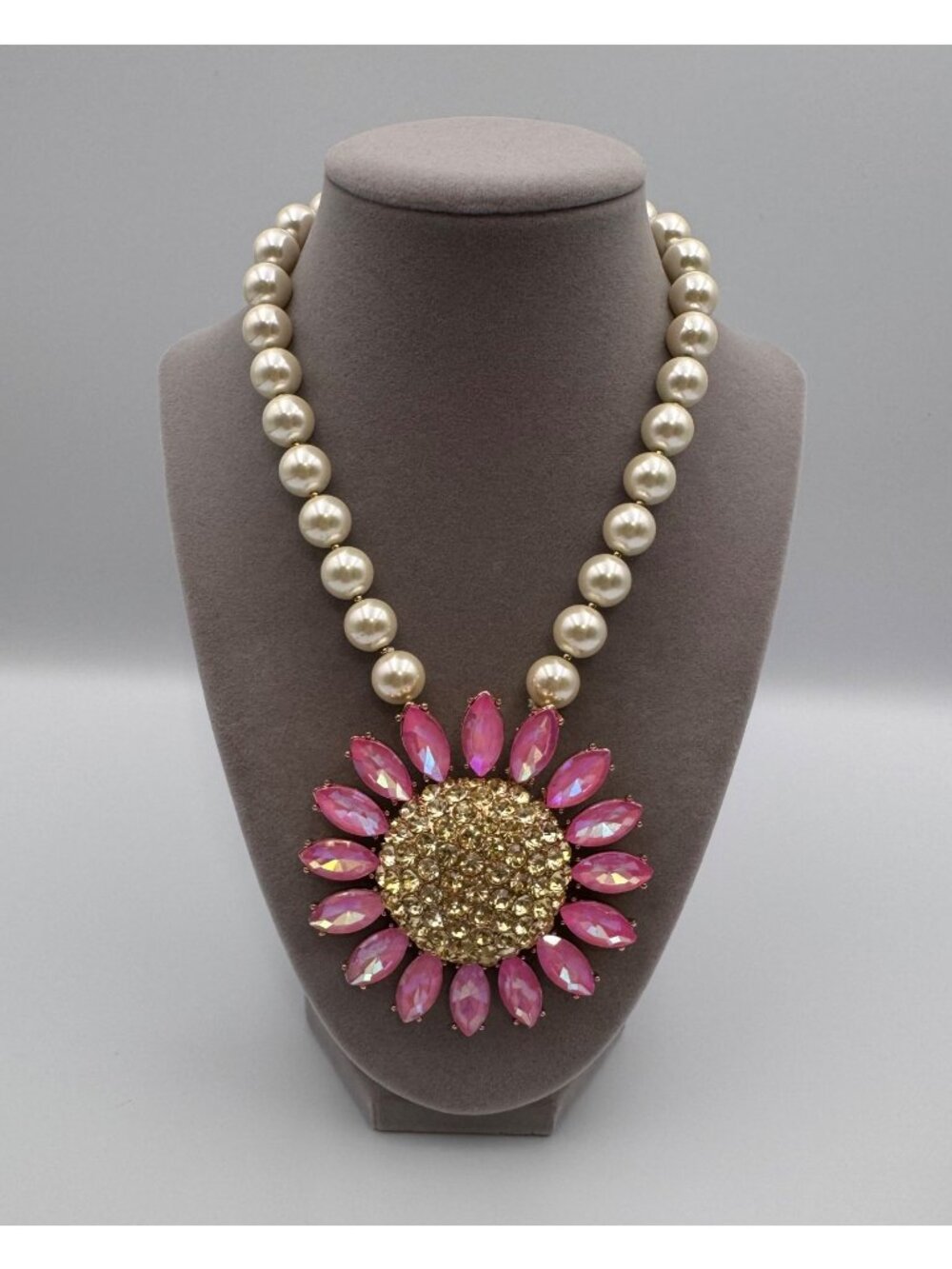 Betsey Johnson Pink Daisy Pearl Rhinestone Statement Necklace Flower Pendant